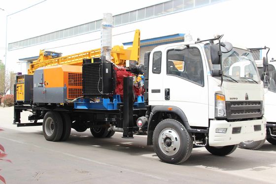 Camion monté sur un puits hydraulique