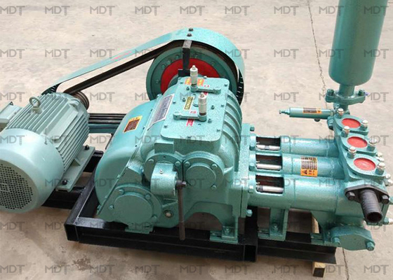 Pompe à boue de forage à trois pistons