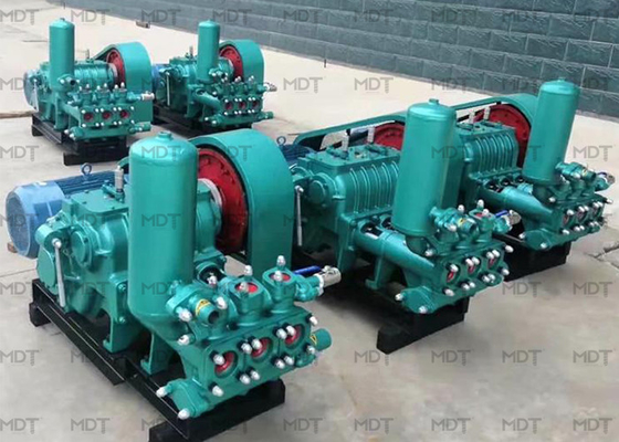 Pompe à boue de forage à trois pistons